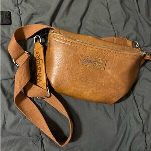 Wrangler cross body fannypack